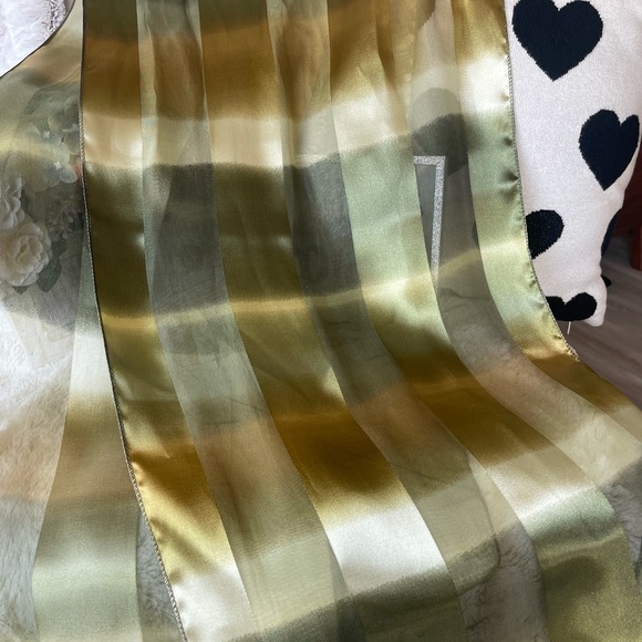 S O L D 7pcs Bundle scarfs, pls. See the pic. for sizes. - Picture 7 of 14